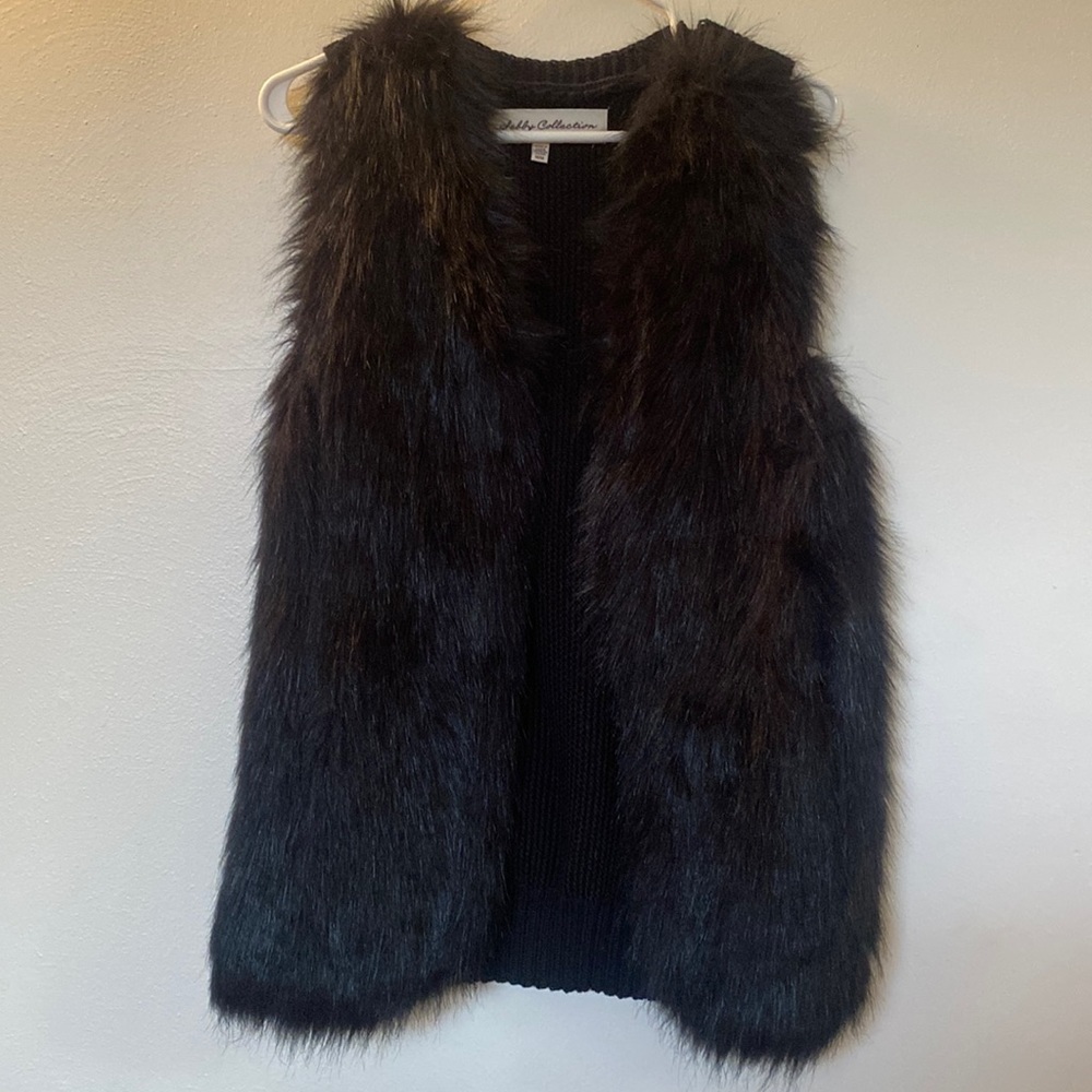 Sebby Collection black faux fur vest